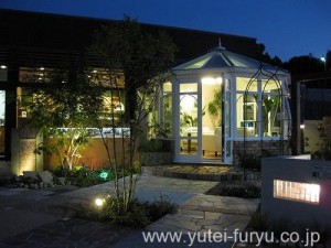 福岡東店　ライトアップ