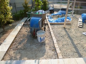 床面の舗装部分進行中