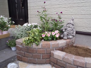 おしゃれな花壇