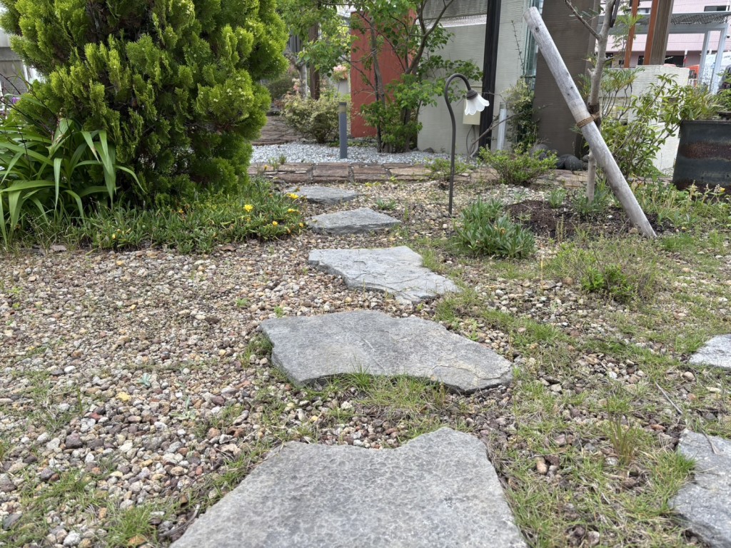 飛び石