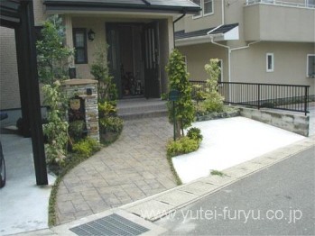 スタンプコンクリートのアプローチ