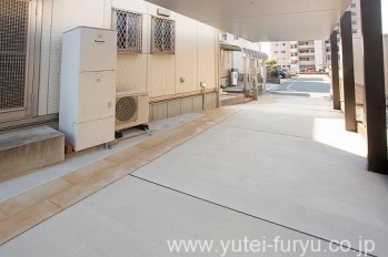 土間コンクリート+TOYOプラーガペイブ