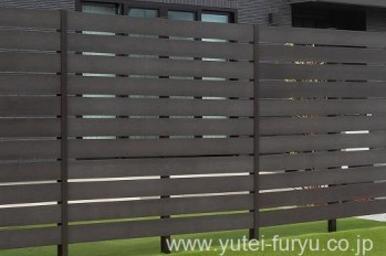 新築外構 目隠しフェンス：視線カットも「かっこよく」
