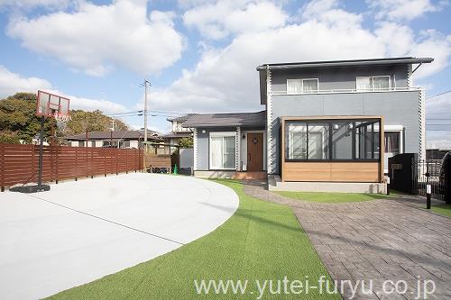 バスケットボールが出来る庭