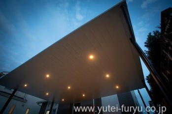 プレーンルーフ屋根_夜
