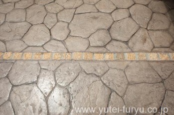 スタンプコンクリートとピンコロライン