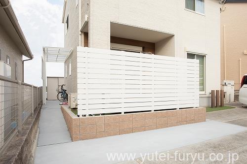 車庫拡張と目隠しフェンス