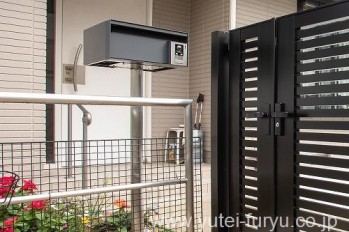 1446_7 統一感のある門扉&ポスト