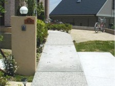 那智石を埋め込んだデザインのアプローチ