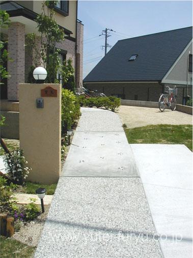 那智石を埋め込んだデザインのアプローチ