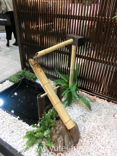 モザイクタイルとストーンレリーフ