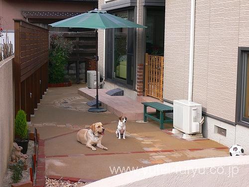 真砂土舗装で愛犬のための庭 福岡 北九州 エクステリア 外構 庭のデザイン 遊庭風流